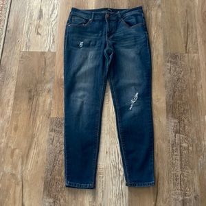 1822 Adrianna Blue Jeans